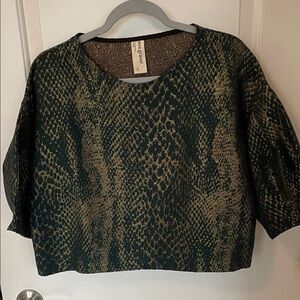 Eve Gravel Green and Gold Patterned Top